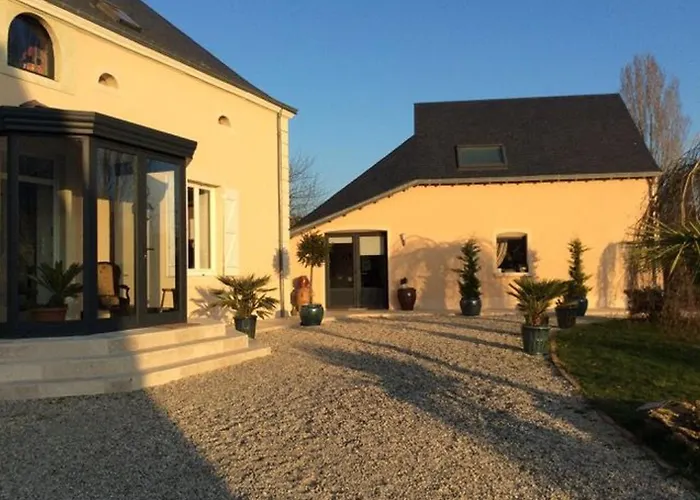 Дом отдыха Ancien Fournil Cosy Avec Piscine Couverte, Parc Verdoyant Et Sauna, A 30 Mn Du Mans - Fr-1-410-432